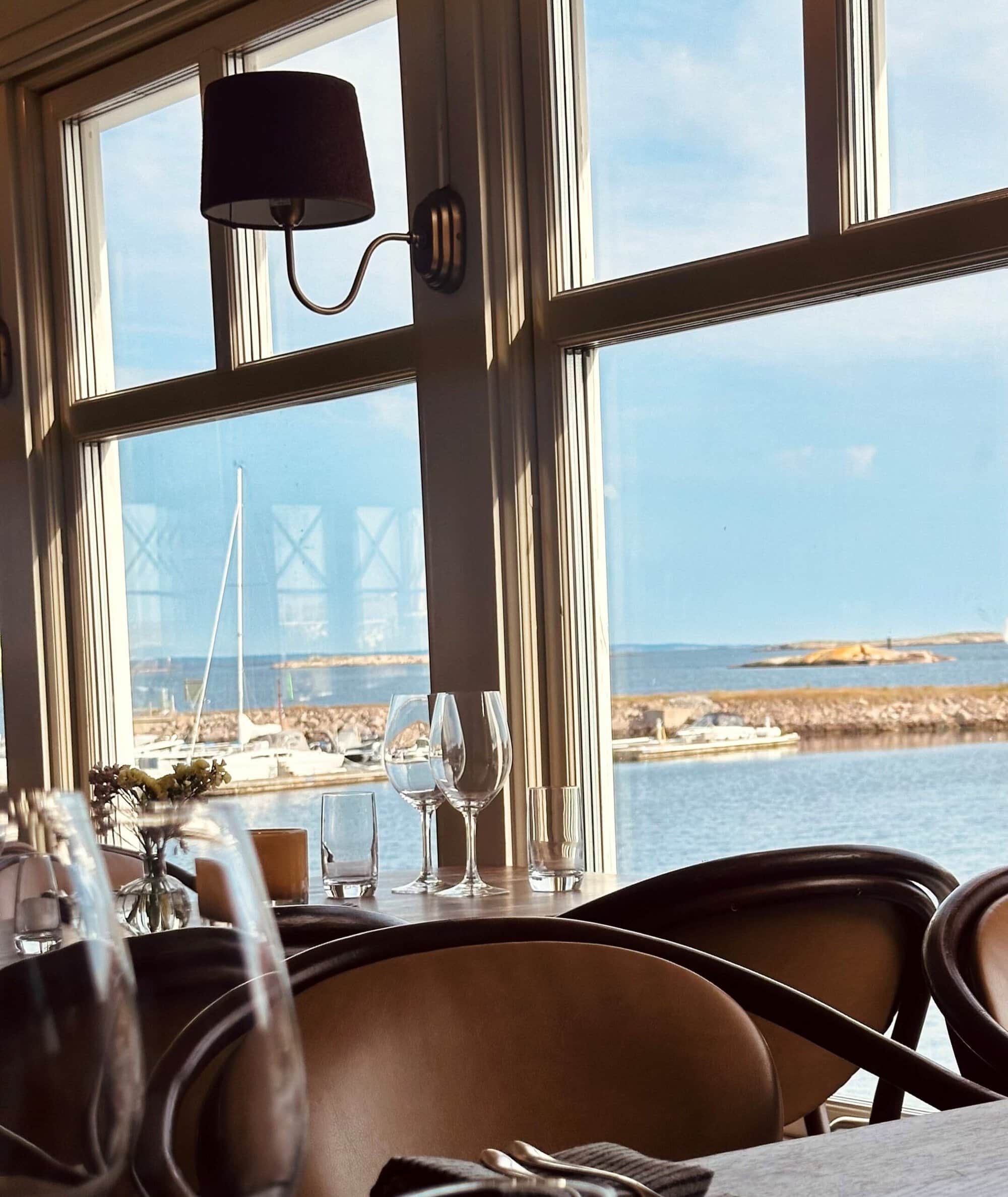 Skärets Krog utsikt mot havet Utsikt från Skärets Krog med havsutsikt och marina detaljer.